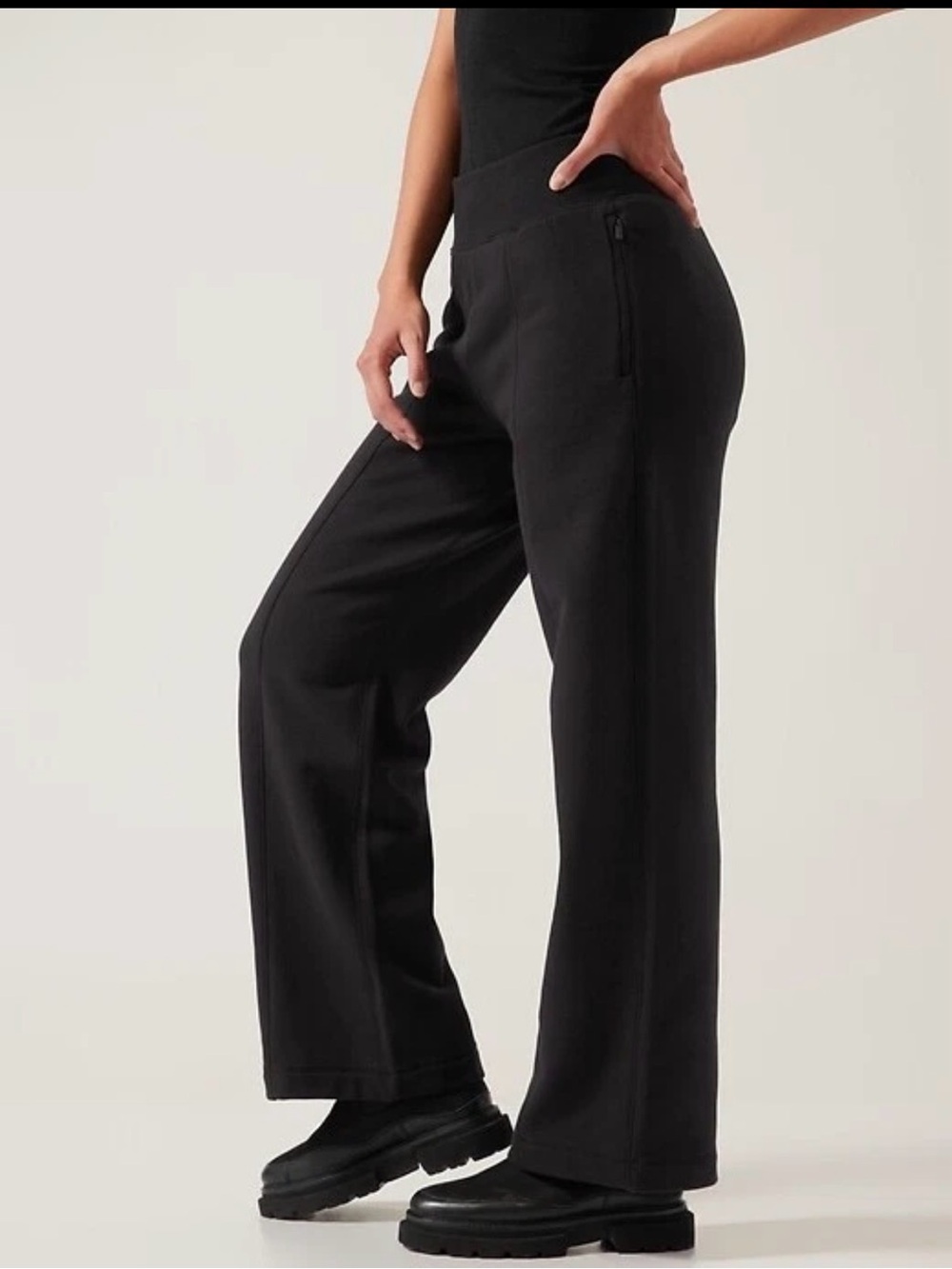 Athleta Retroplush Straight Leg sweatpants black size medium